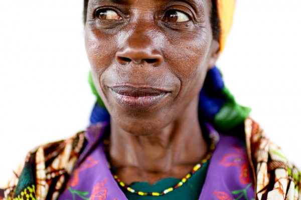 Burundi Coffee Farmer: Espéciose Manirakiza